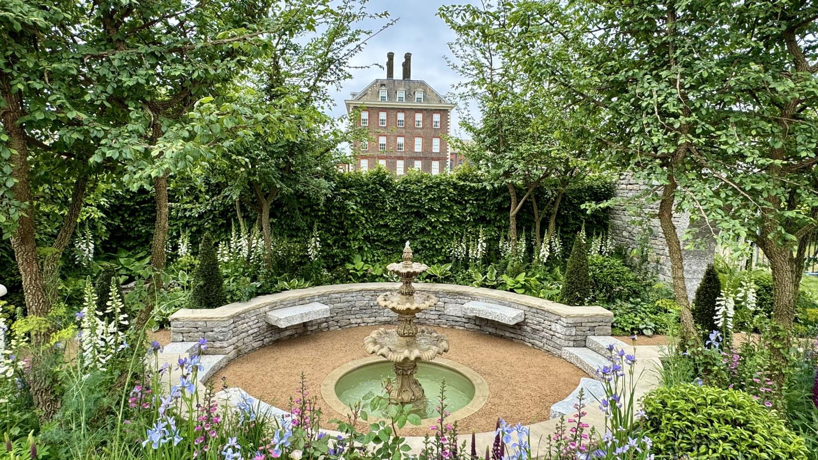 Capture Regency Romance at RHS Chelsea 2024. 1 Capture Regency Romance at RHS Chelsea 2024.