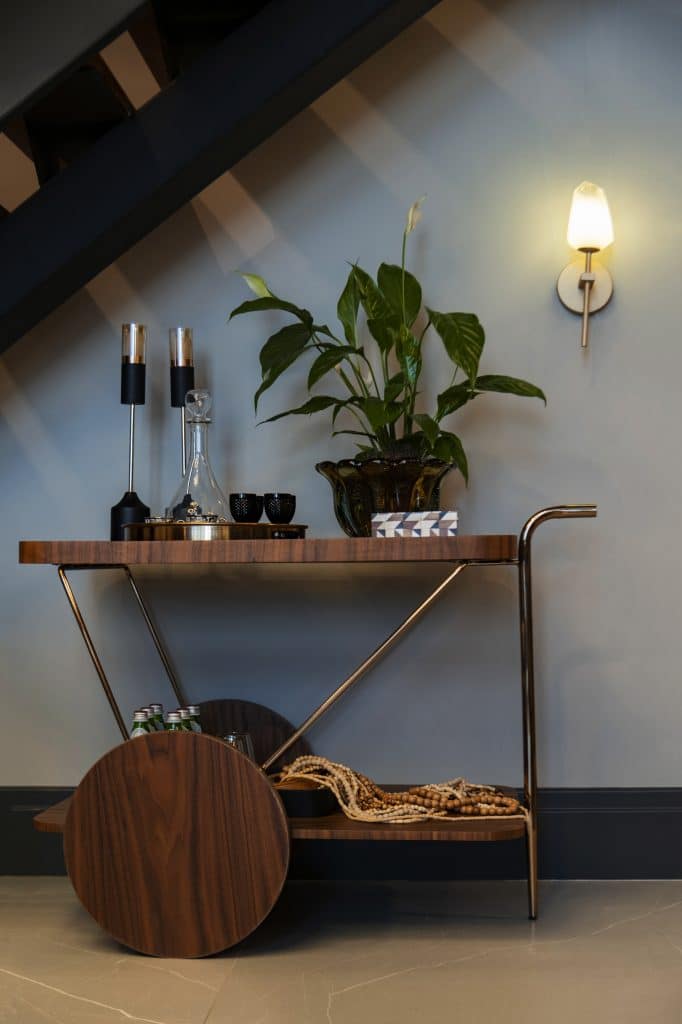 Intimate Date Ideas to Ignite Your Romantic Connection. 3 Bar proposal in a project by the Kaleidoscope Architecture office