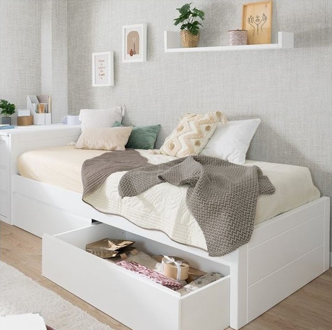 Single bed with drawers