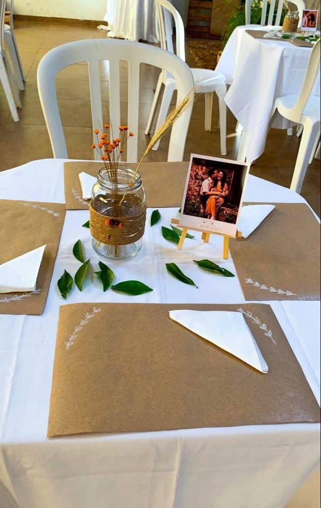 Enchanting Rustic Bridal Shower Ideas for a Memorable Celebration. 7 Table for guests
