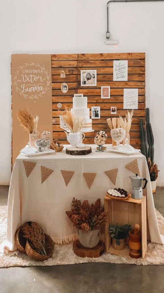 Enchanting Rustic Bridal Shower Ideas for a Memorable Celebration. 1 Table decoration for rustic bridal shower