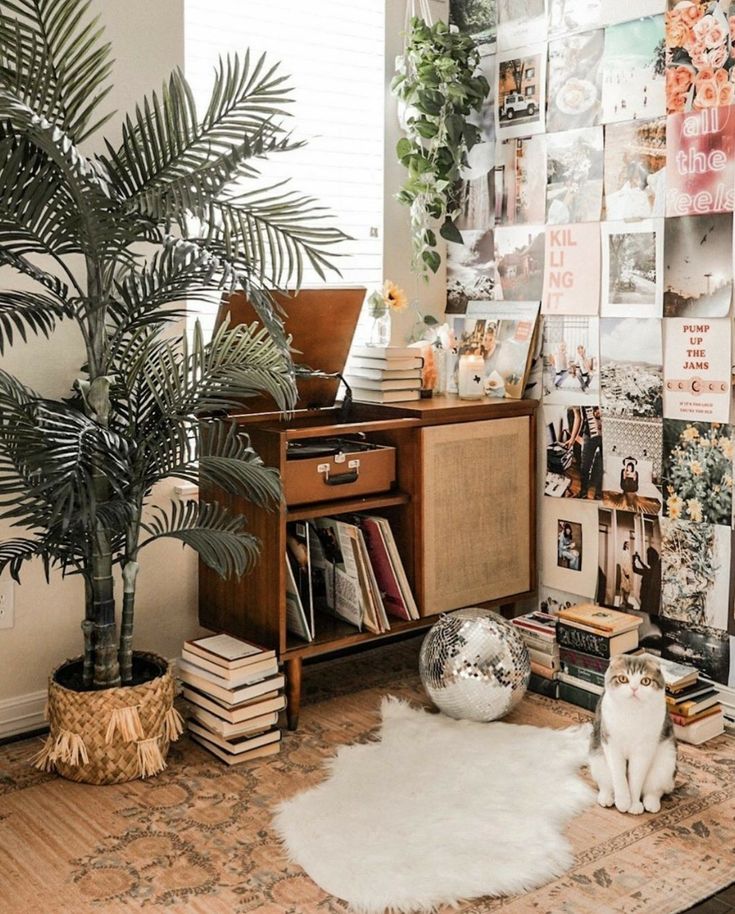 Unique Ways to Display Vinyl Records in Home Décor. 1 Wooden console for records
