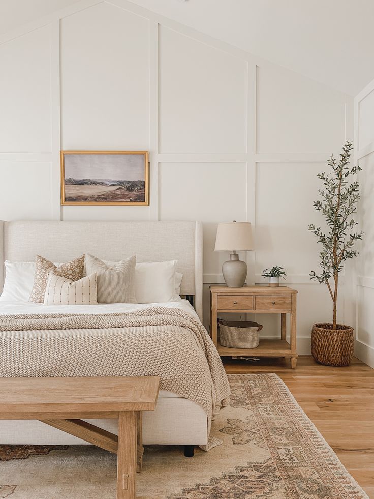 Stylish and Minimalist Ideas for a Dreamy Couple's Bedroom. 6 Bedroom in soft tones with straight-line furniture
