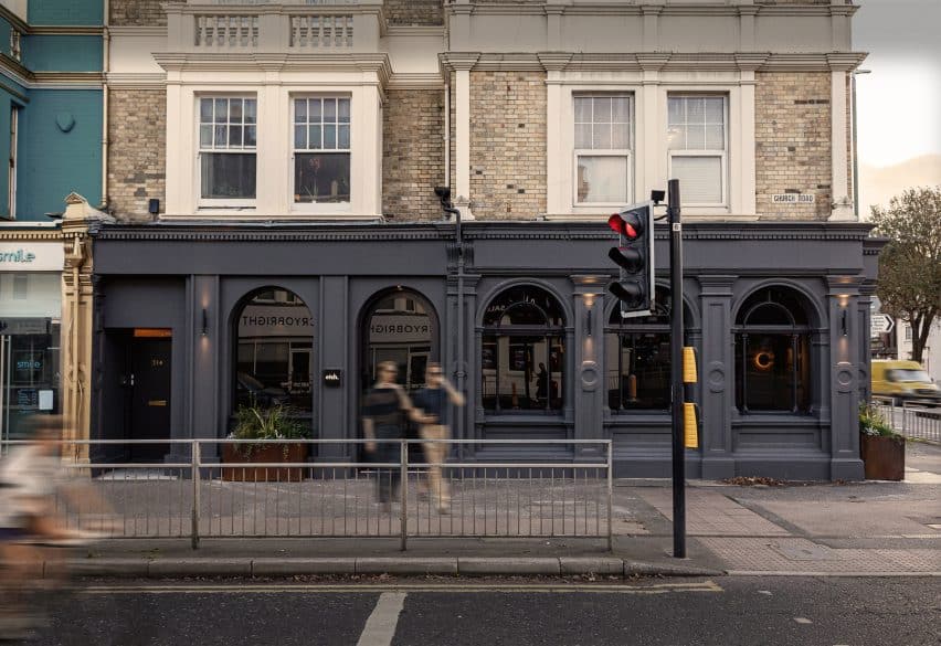 Monochrome Redesign of Etch Restaurant by Akram Fahmi 2 Two modern arches were added to complement the three period arches of the existing building