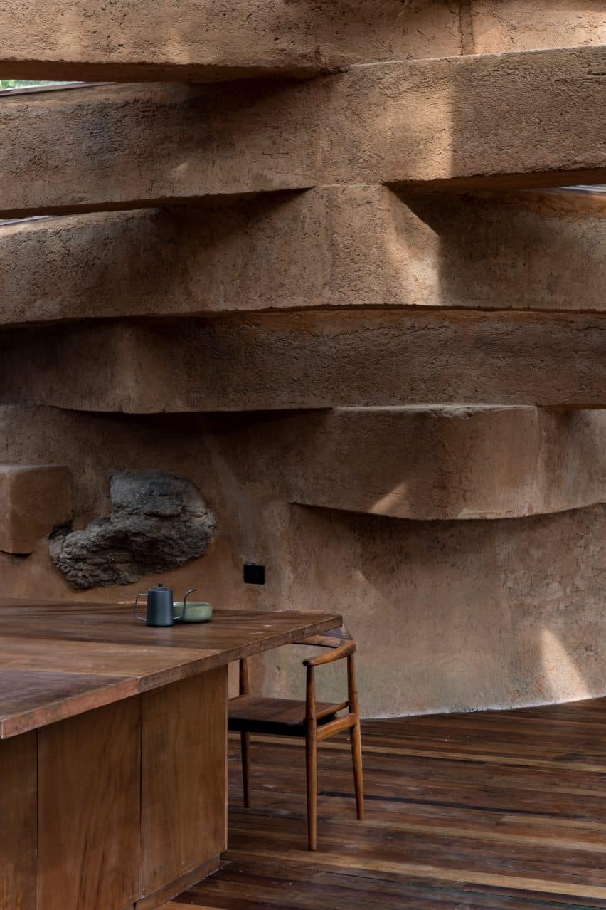 Interior of Chuzhi house in India by Wallmakers