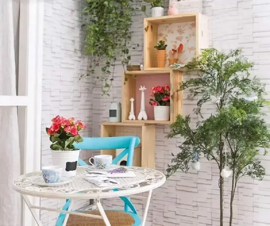 Transform Your Space with 150 Inspiring Decor Ideas. 2 One of the main decoration tips is to use wooden niches with small plants – Photo Quadros e Fatos