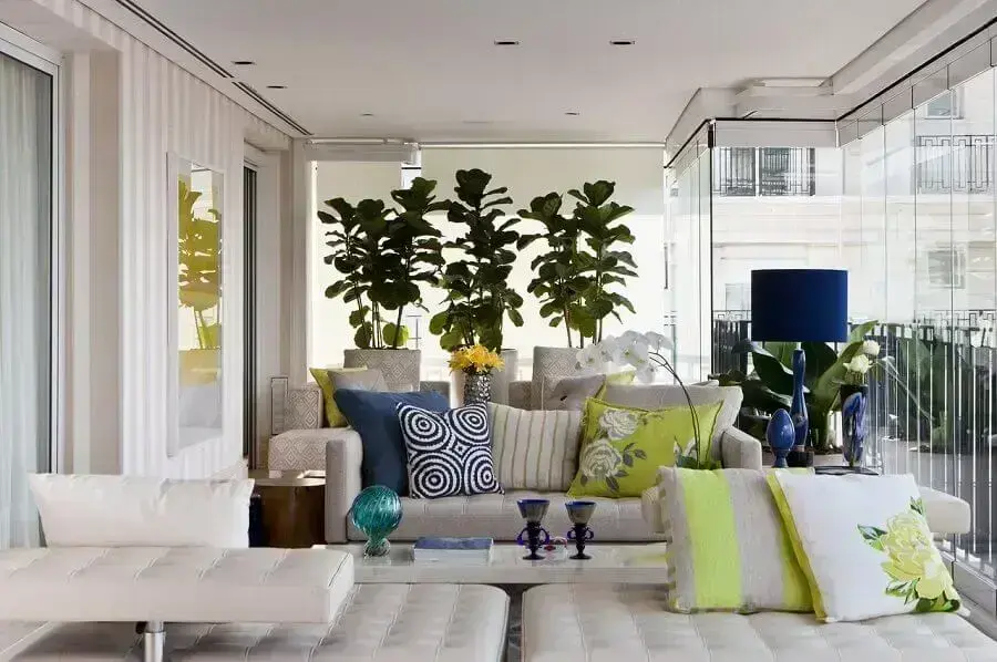 Transform Your Space with 150 Inspiring Decor Ideas. 1 Home decoration tips with multiple cushions on the balcony – Photo Marília Veiga