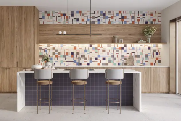 Stunning Ceramic Designs for Your Kitchen: Essential Tips to Choose. 8 Ceramic for kitchen: Easy Collection porcelain installed behind the sink and on the counter – Photo: Ceusa