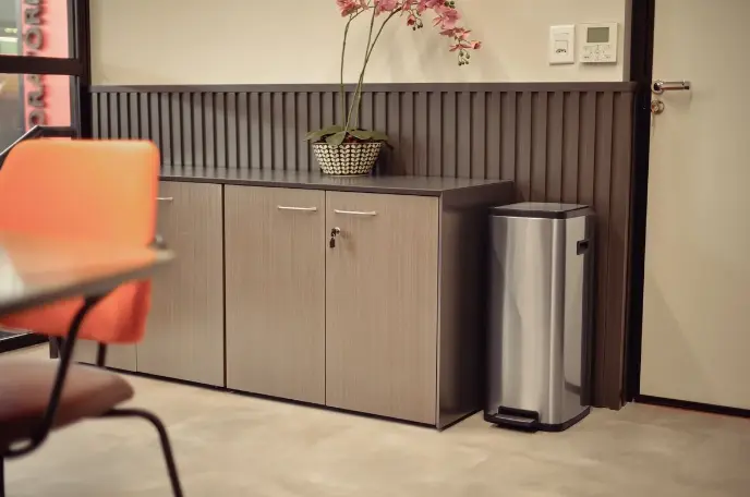 Tramontina Octos Trash Can in Stainless Steel with Removable Bucket and Pedal 20 L – Photo: Tramontina