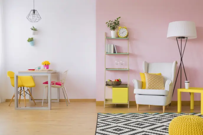 Five Stunning Colors That Perfectly Match Yellow. 6 Pink and yellow for a delicate, romantic and super charming decor - Photo: Shutterstock
