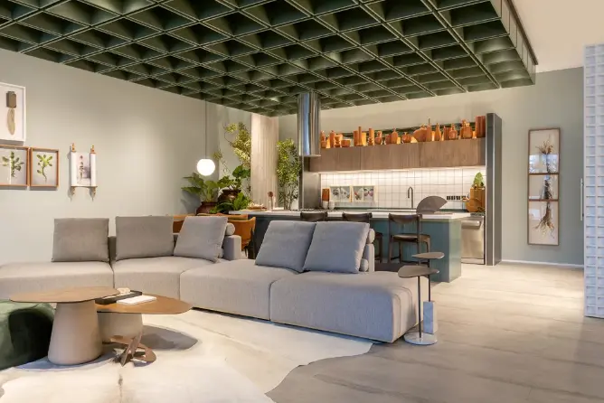 Green ceiling in this kitchen integrated with the living room based on practicality – Project: Alê Neves and Gero Tavares | Photo: Edgard Cesar/CASACOR
