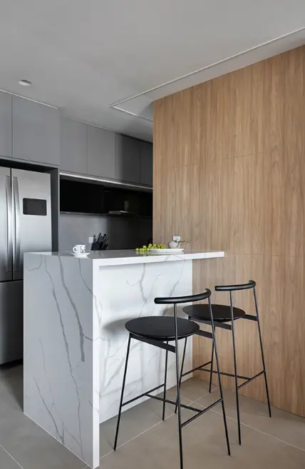 The cost of the planned kitchen with a countertop varies according to the project – Project: Tulli Studio | Photo: Beatiz Nauiack