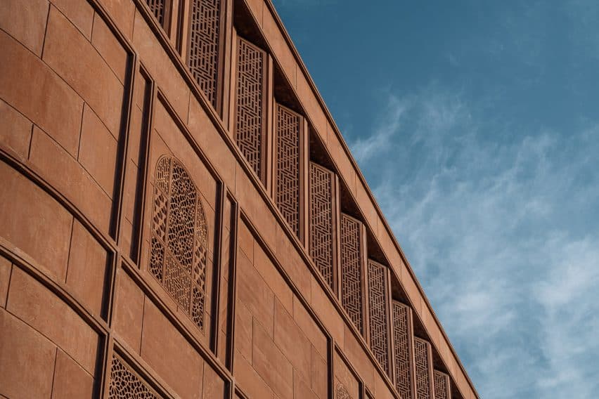 The photograph captures the multiple historic influences seen in the building's design, illustrating its intricate craftsmanship.