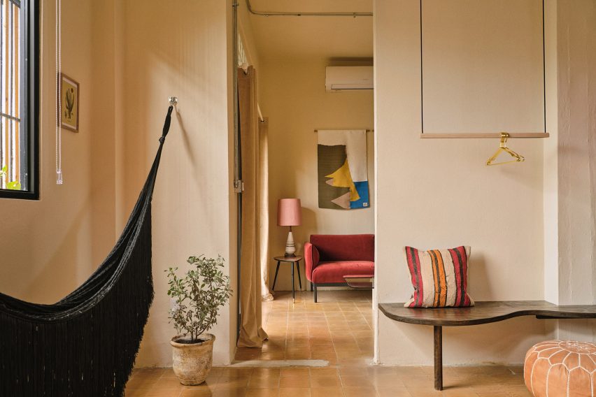 Verde 2 has a warm palette with honey-toned floors and colourful accents.