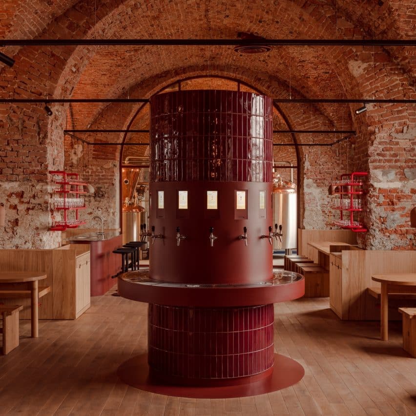 Taproom interior in the Brewery Tenczynek by Projekt Praga
