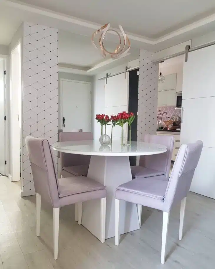 66 Ways to Incorporate Glass Round Tables into Your Decor 7 Foto de mesa redonda de vidro 3 - 3