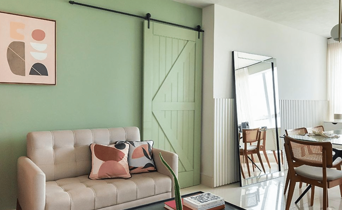 Barn Doors: Open Your Decor to Rustic Charm 2 A porta celeiro é uma opção que tem ganhado muitos adeptos e pode ser instalada em diversos ambientes da casa.