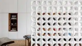 The Essential Glass Divider for Organizing Your Spaces 9 Divisória de vidro no banheiro para otimização do ambiente.