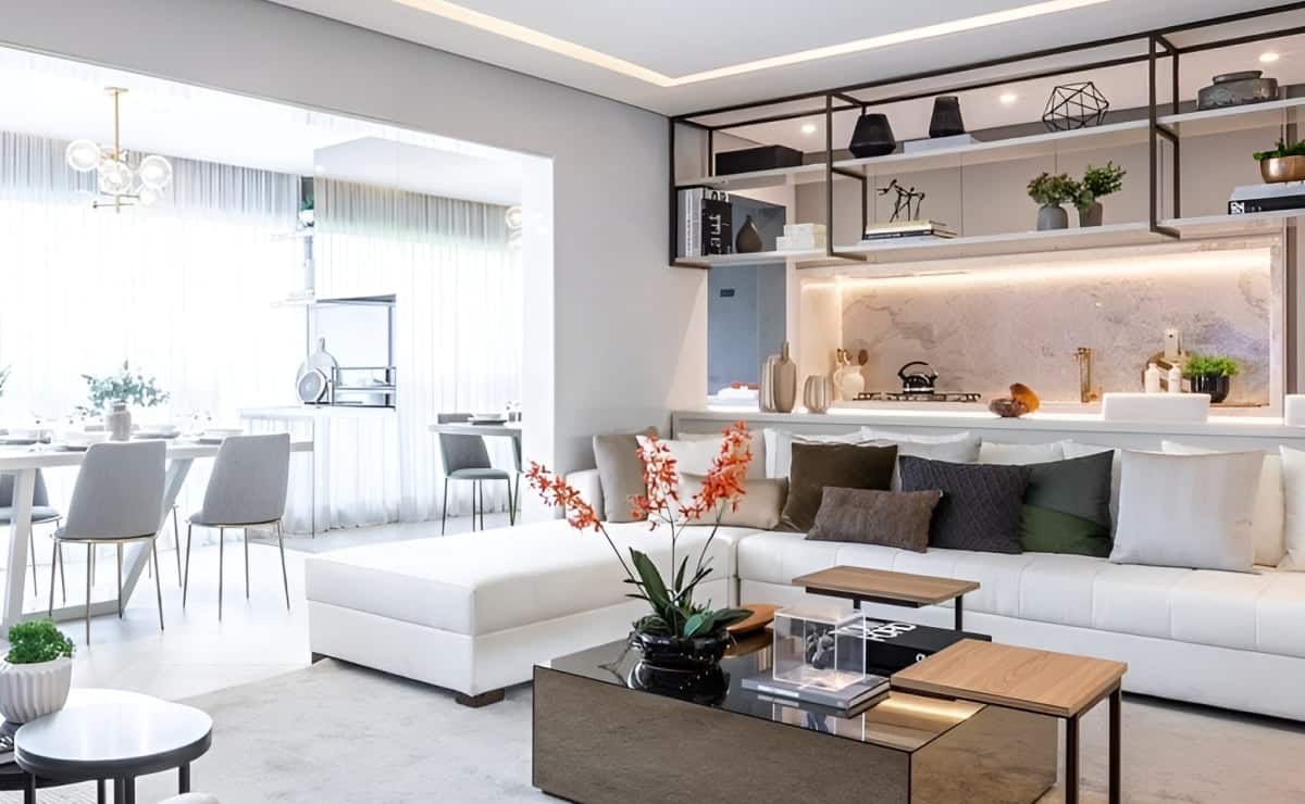 Imagem de um apartamento decorado com detalhes modernos e aconchegantes.