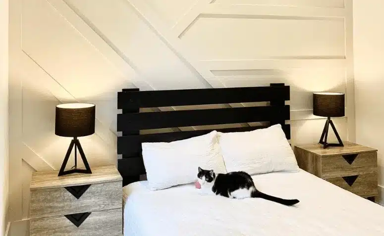48 Amazing Ideas for an Eco-Friendly Headboard Decoration Using Pallets 3 capas para a cabeceira de pallet