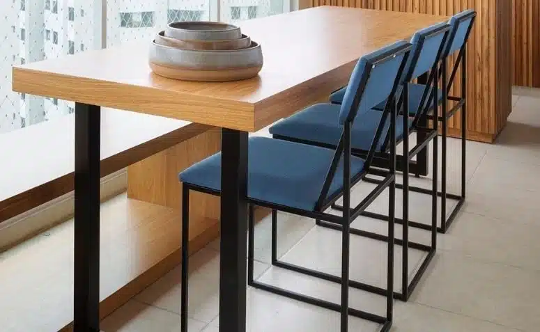 Cadeiras para varanda aconchegantes, perfeitas para criar um espaço agradável e acolhedor.