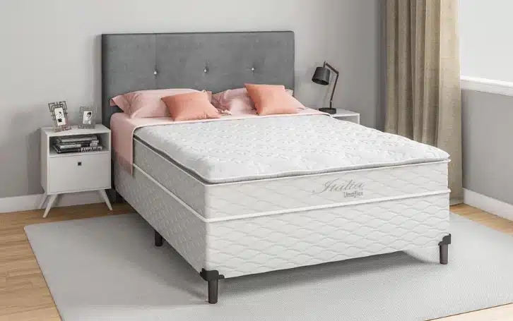 Foto de camas de casal modernas com design elegante