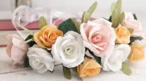 Cortina de papel crepom decorando um evento