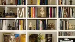 Livros na decoração destacada