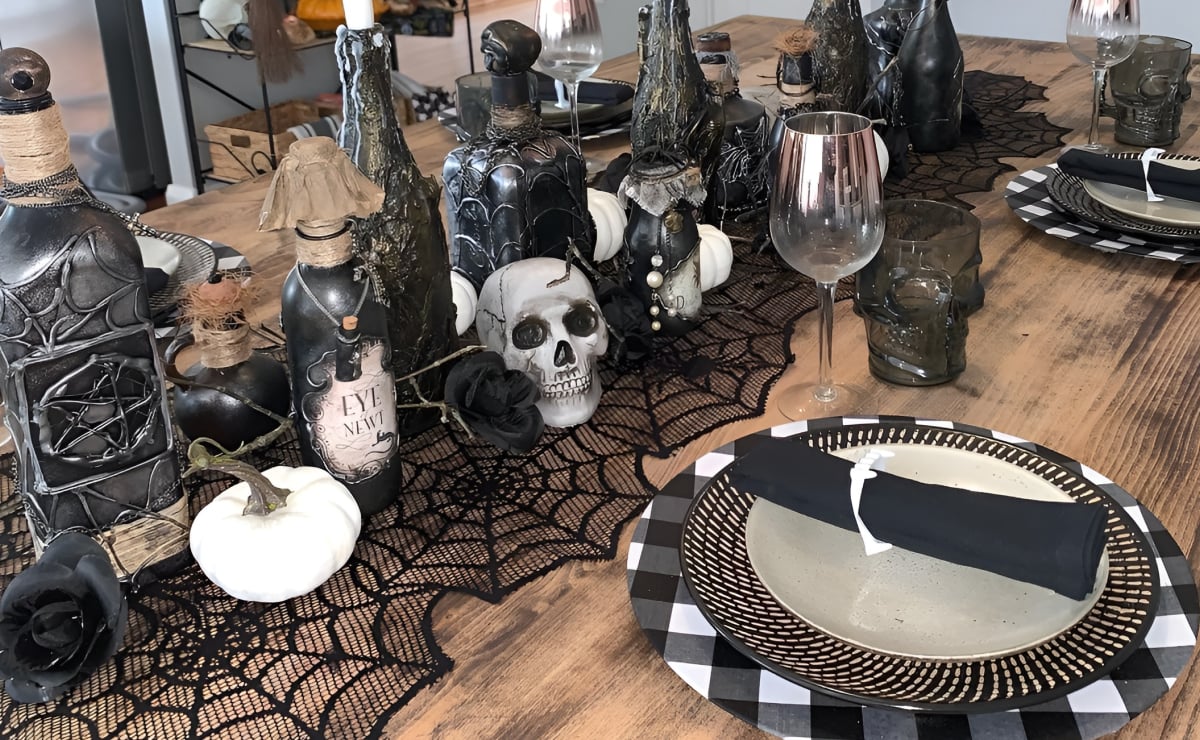 70 Spooktacular Halloween Table Ideas for an Eerie Decoration(00)
