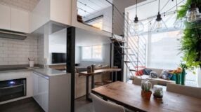 Discovering the Loft: An Inspiring Concept of Living 9 Exemplo de mezanino em uma residência moderna.