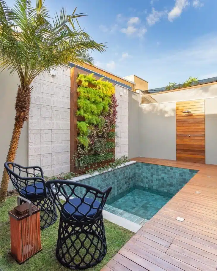 Creative and Practical Ideas for Decorating Walls 2 Publicidade