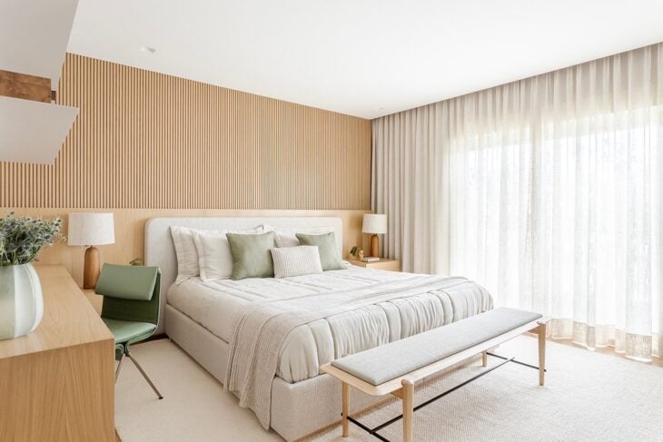 How to Use Slatted Panels to Transform Your Decor 10 Carlos Rossi