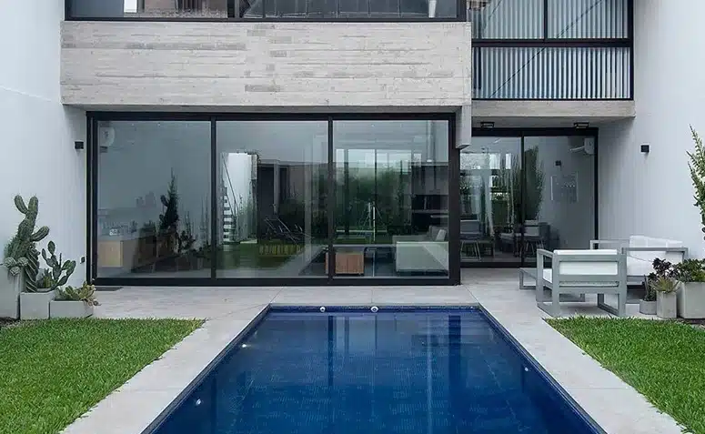 50 IDEIAS DE PEDRAS PARA PISCINA PARA EMBELEZAR SEU QUINTAL