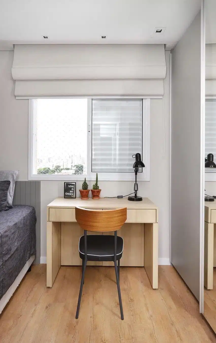 60 Modern and Stylish Bedroom Office Ideas 9 Foto de um quarto projetado para incluir um escritório