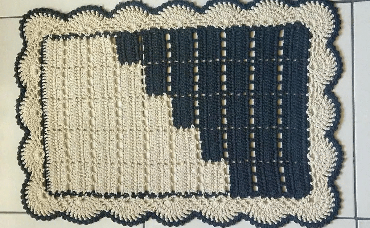 90 Rectangular Crochet Rug Designs and Tutorials for Your Home 3 Capa do artigo sobre tapetes de crochê retangulares.