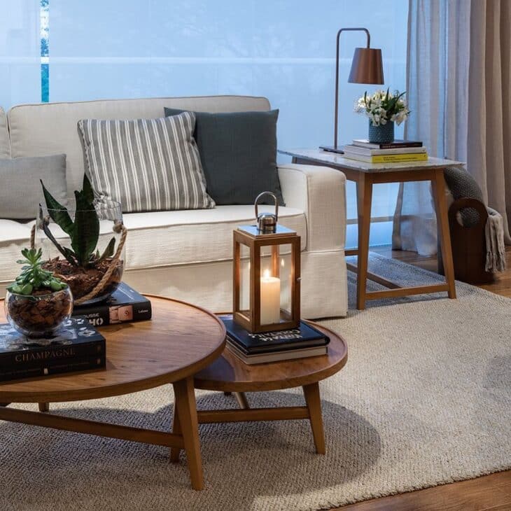 70 Environments Featuring Sisal Rugs That Combine Rustic and Modern Styles 2 Tapete de sisal proporciona aconchego.