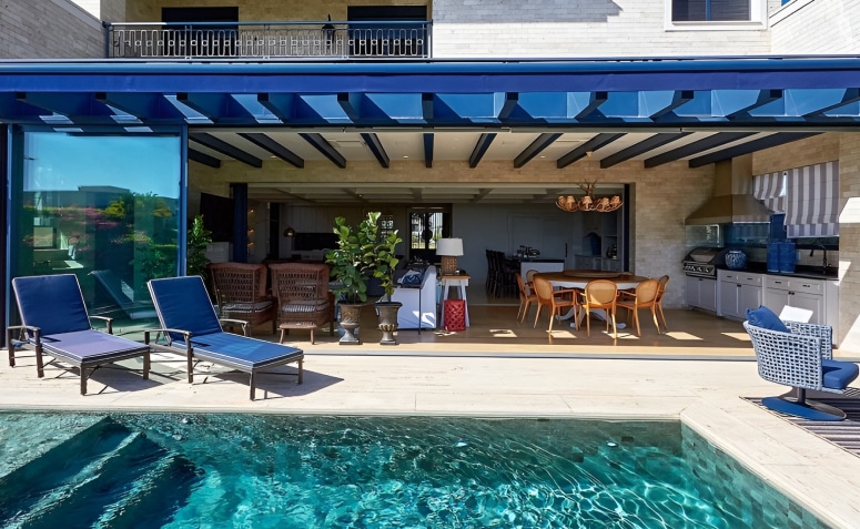 Como decorar área gourmet com piscina, dicas de praticidade.