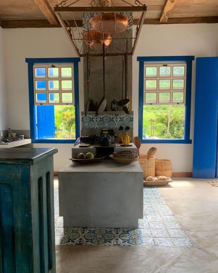Foto de cozinha com fogão a lenha 3 - 3