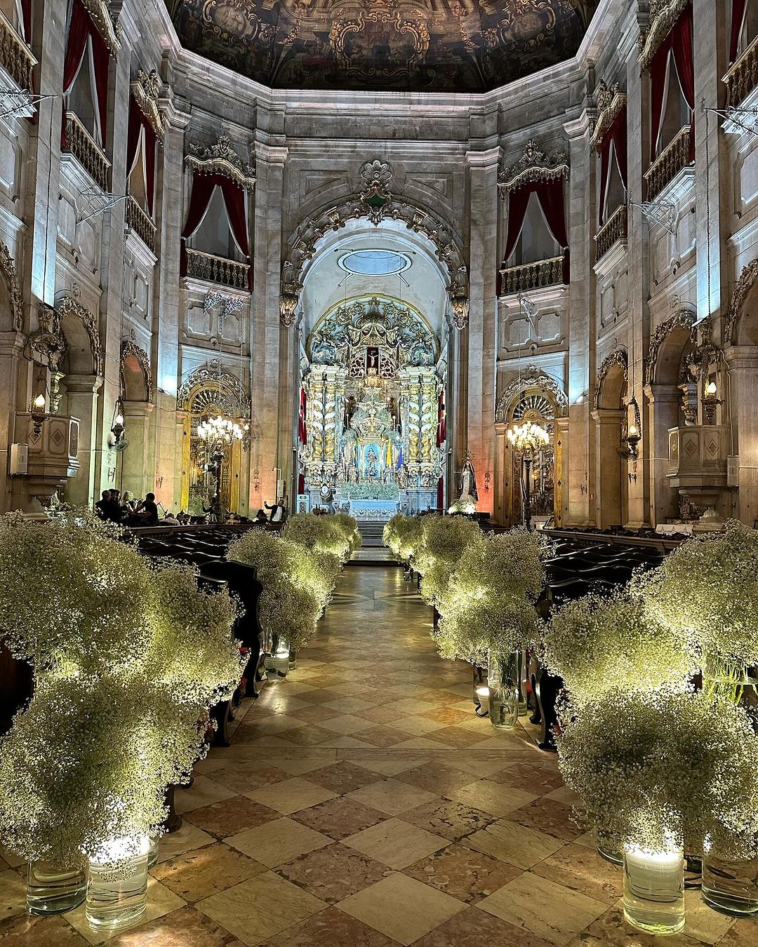 Wedding Decoration: 90 Ideas to Brighten Your Big Day 2 INVISTA EM PASSARELA ESPELHADA PARA UMA DECORAÇÃO SOFISTICADA