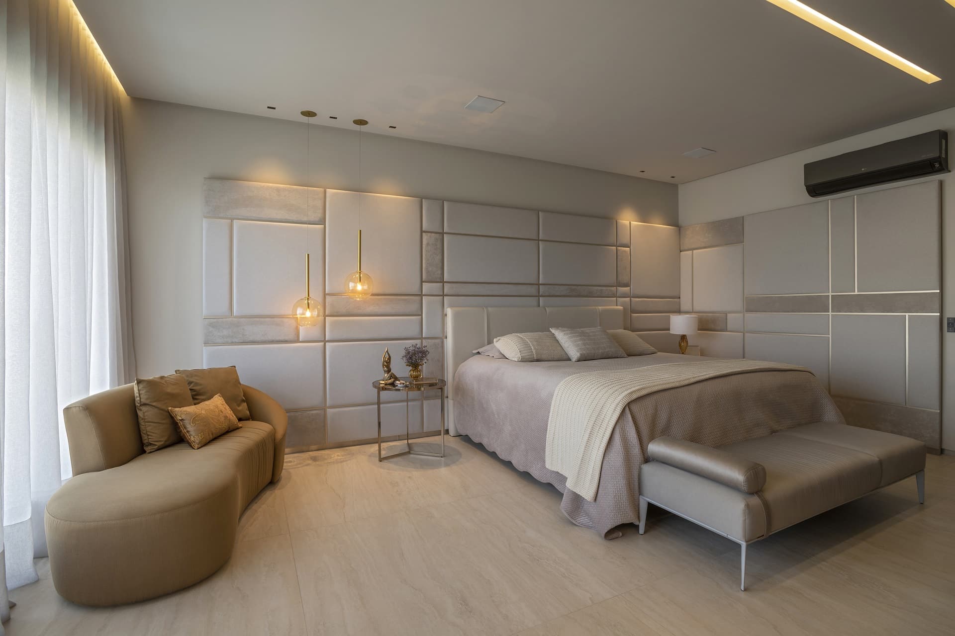 Travertine Porcelain: Timeless Beauty and Versatility 5 Quarto de casal em estilo clássico com piso marmorizado