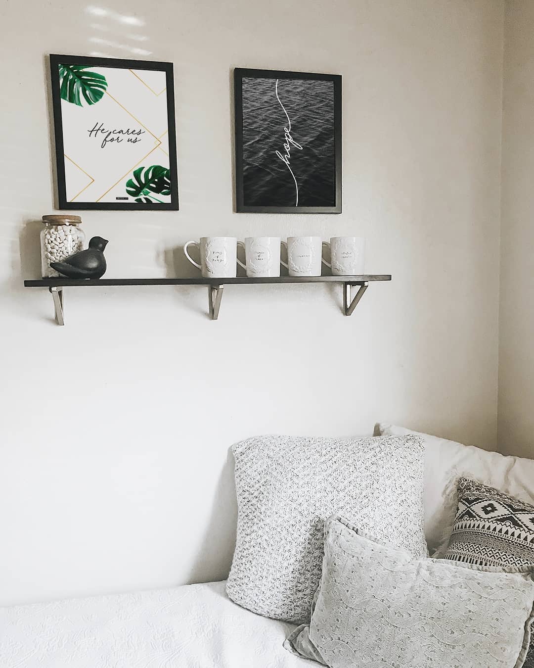 70 Tumblr Frame Ideas to Embrace the New Trend 2 Quadros coloridos que demonstram muito estilo.