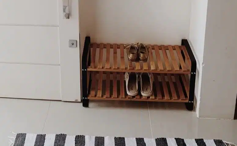 Door Shoe Rack: Creative Inspirations for Your Home 3 Imagens de diferentes modelos de sapateira de porta para escolha.