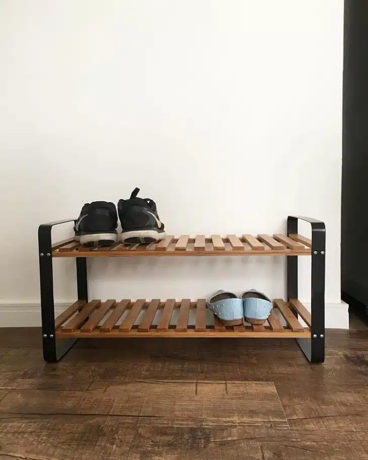 Door Shoe Rack: Creative Inspirations for Your Home 7 Estilo industrial em alta com possibilidade de adaptação.