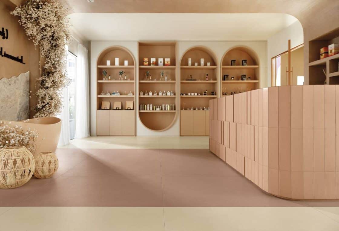 Revestimento para piso compõe a decoração e torna ambientes funcionais (Projeto: Carol Porto e Isadora Maestri / Foto: Felipe Araújo)