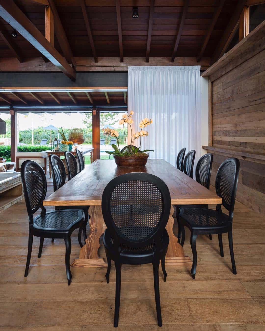 Estas cadeiras para sala de jantar trazem aconchego