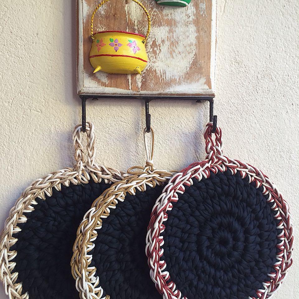 30 Stylish Trivet Designs: How to Make and Where to Buy 5 Descanso de panela de silicone