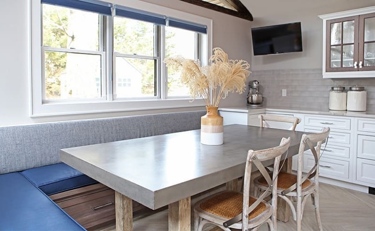 15 Amazing Cement Table Ideas and How to Make One for Your Home 3 Mesa de cimento decorada com cerâmica