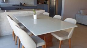 O que é mesa laqueada e 25 inspirações para a sua casa