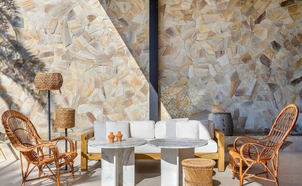 30 Ideas to Use Mineira Stone for Your Home Design 3 A pedra mineira fica ótima em bordas de piscinas.