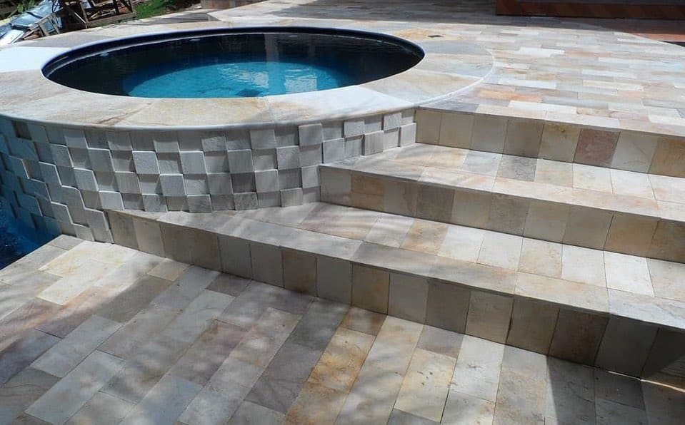 30 Ideas to Use Mineira Stone for Your Home Design 10 Uma composição de caminho no jardim.